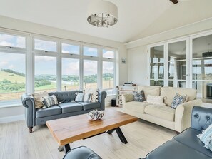 Living area - Mallacleave House (Bideford)