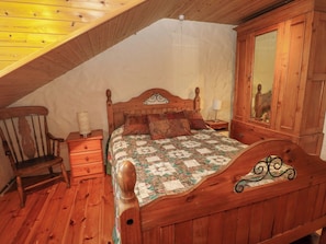 2 bedrooms, individually decorated, individually furnished, free WiFi