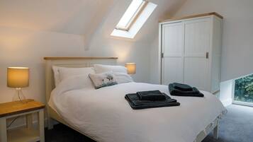 2 bedrooms, individually decorated, individually furnished, free WiFi