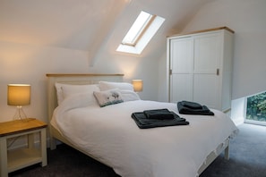 2 bedrooms, individually decorated, individually furnished, free WiFi - School Lodge (Llandeilo)