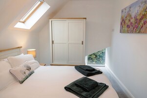 2 bedrooms, individually decorated, individually furnished, free WiFi