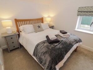 2 bedrooms, individually decorated, individually furnished, free WiFi