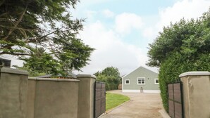 Property grounds - Woodside Guest House (Coleraine)
