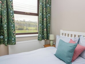 3 bedrooms, individually decorated, individually furnished, free WiFi