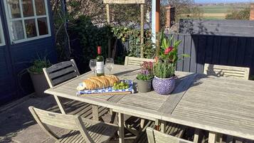Cottage | Outdoor dining