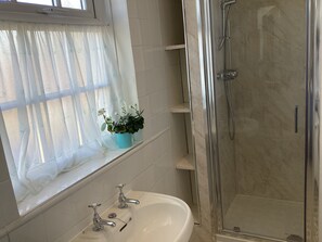 Cottage | Bathroom | Shower - Ty Croes (Abergele)