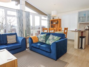 Living area - Matilda Lodge (Plymouth)