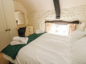 3 bedrooms, individually decorated, individually furnished, free WiFi - Rose Hip Cottage (Hexham)