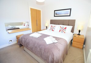 3 camere, con stile personalizzato, con arredamento individuale