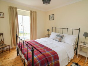 3 bedrooms, individually decorated, individually furnished, free WiFi - Rosewall (Newport)