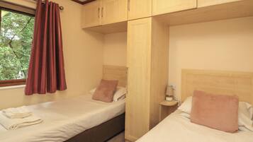 3 dormitorios, decoración individual, mobiliario individual