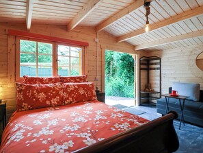 1 habitación, decoración personalizada y muebles diferentes