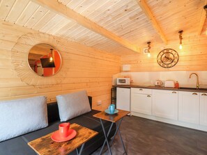 Living area - Log Cabin - Amber Glow (Glastonbury)