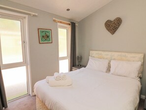 3 bedrooms, individually decorated, individually furnished, free WiFi - Woodland View 7 - Oak Cabin (Newton Abbot)