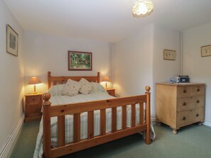 2 bedrooms, individually decorated, individually furnished, free WiFi