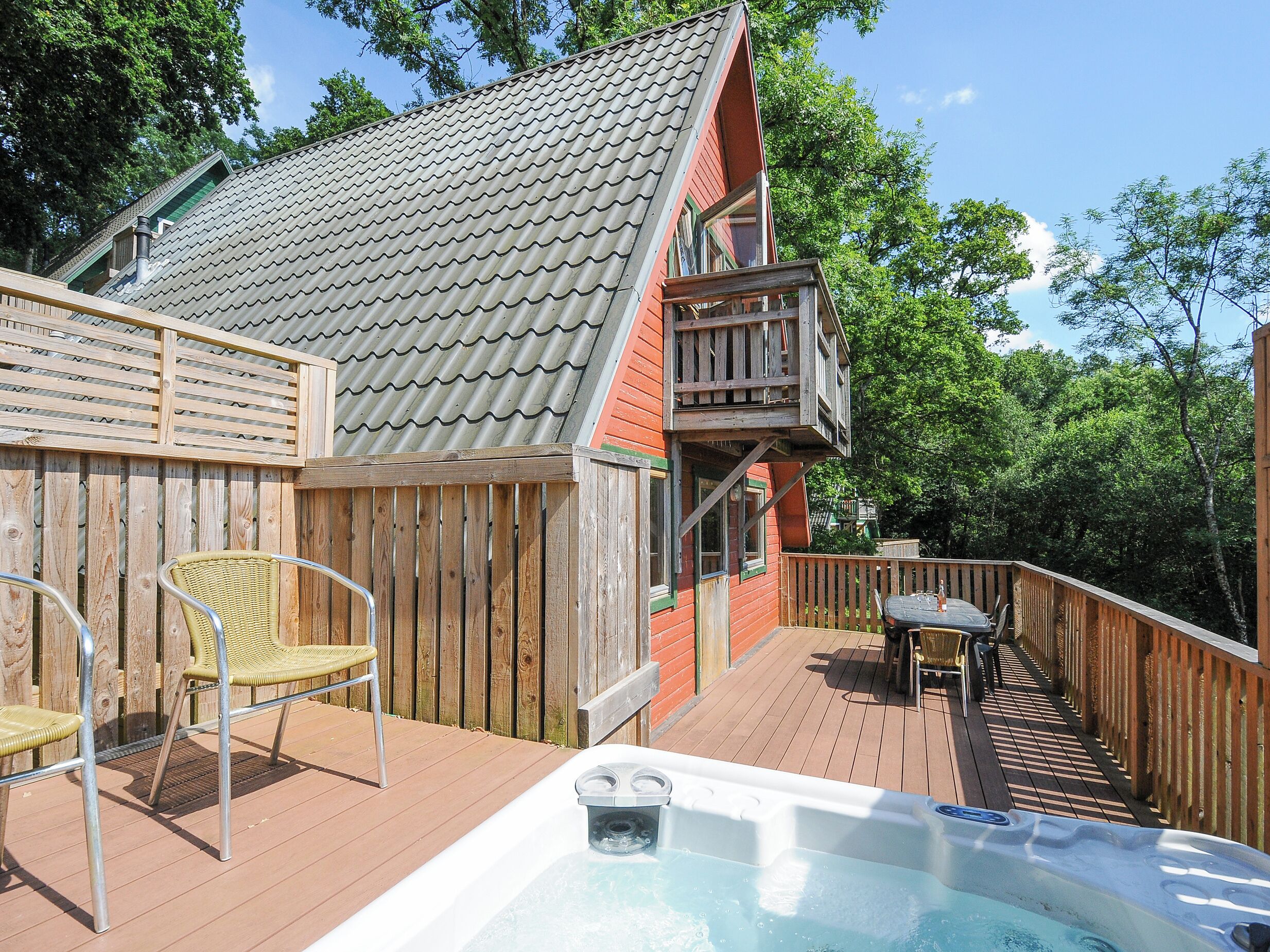 Bañera de hidromasaje al aire libre