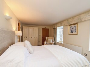 3 bedrooms, individually decorated, individually furnished, free WiFi - 5 Old Sail Loft (Whitby)