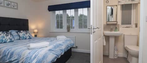 3 bedrooms, individually decorated, individually furnished, free WiFi