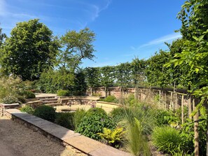 Cottage | Property grounds