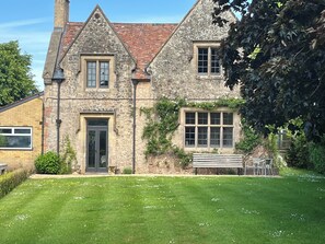 Cottage | Exterior - The Gables (Bridgwater)