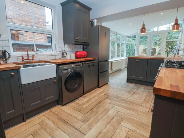 Fridge, microwave, dishwasher, toaster