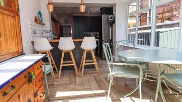 Cottage | Dining