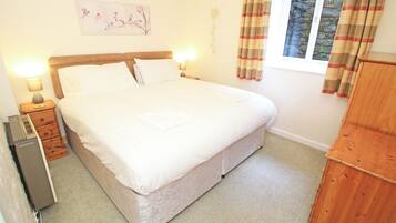 2 dormitorios, decoración individual, mobiliario individual