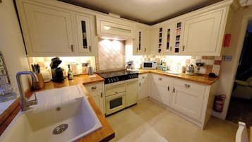 Cottage | Interior