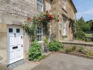 Exterior detail - Rose Cottage (Buxton)