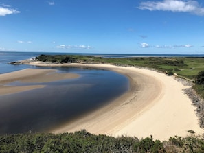Una playa cerca