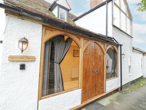 Exterior detail - Riverside Manor (Evesham)