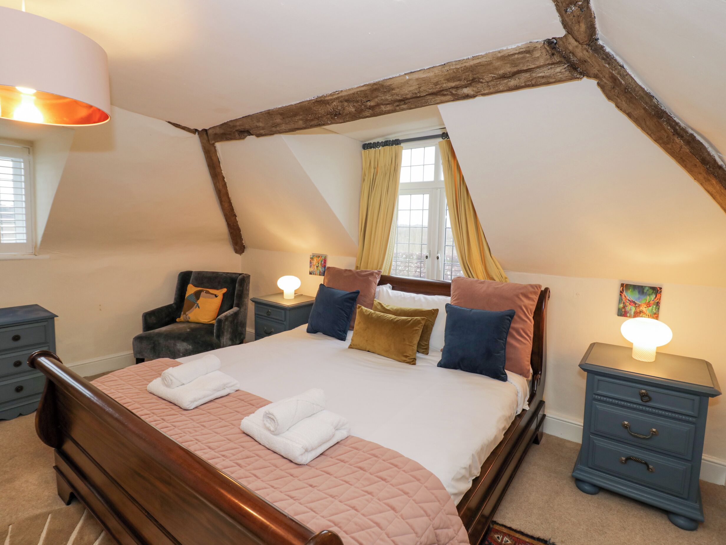 4 間臥室、獨特裝潢、布置獨特