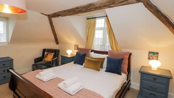 4 sovrum, individuell inredning och unika möbler