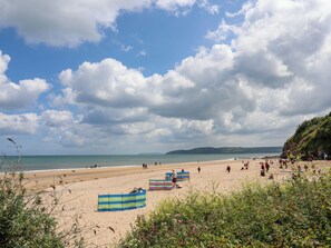 Beach nearby - Sandy Bay Retreat (Tyn-y-Gongl)