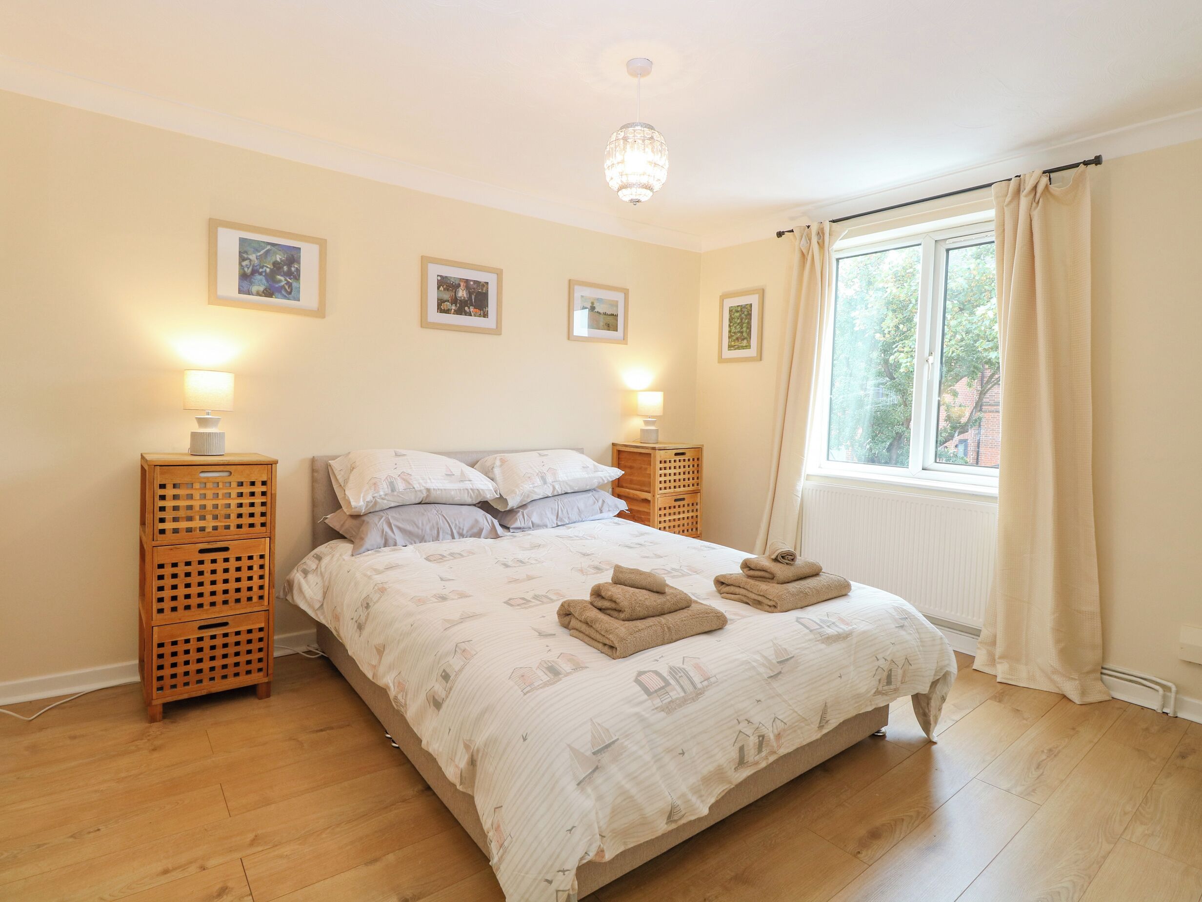 2 bedrooms, individually decorated, individually furnished, free WiFi