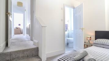 4 bedrooms, individually decorated, individually furnished, free WiFi