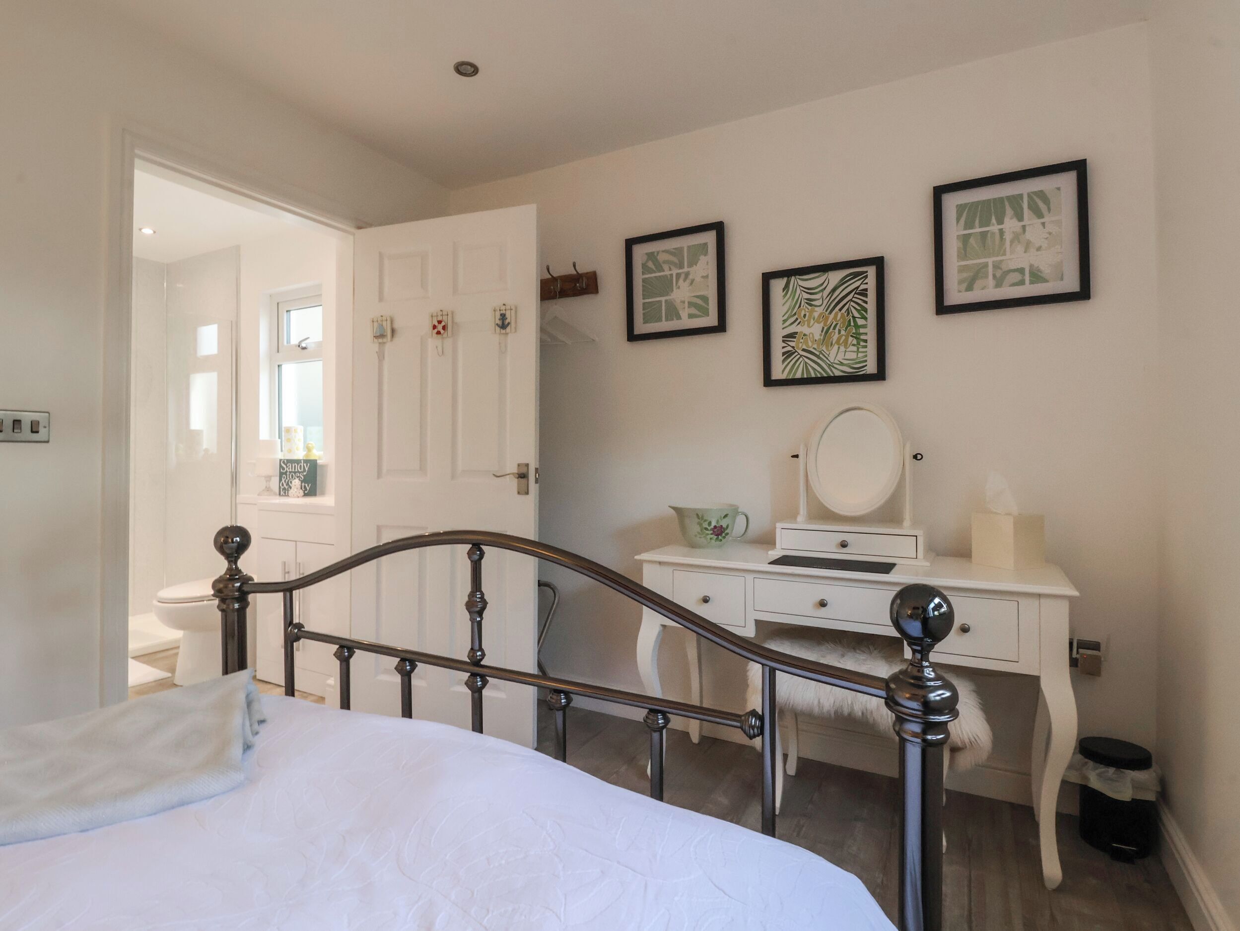 1 室のベッドルーム、客室ごとに異なる装飾、客室ごとに異なるインテリア、WiFi (無料)