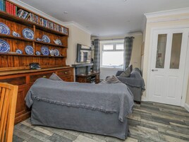 4 dormitorios, decoración individual, mobiliario individual