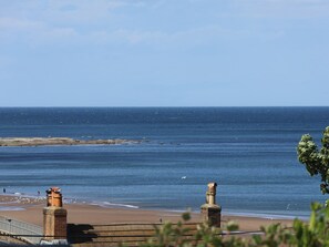 Beach nearby - Wagtails (Whitby)