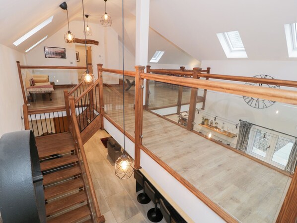 Interior - Y Côr (Corwen)