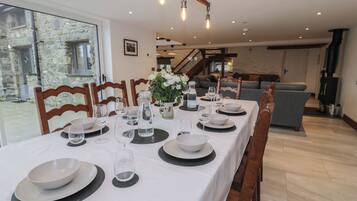 Cottage | Dining