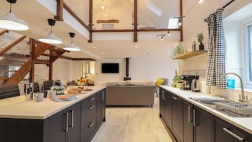 Fridge, dishwasher, electric kettle, toaster