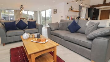 Cottage | Living area