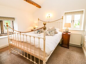 2 dormitorios, decoración individual, mobiliario individual