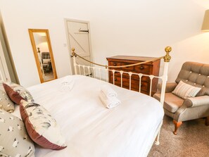 2 Schlafzimmer, individuell dekoriert, individuell eingerichtet