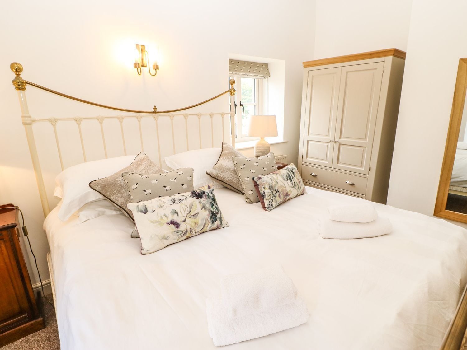 Cottage | Interior