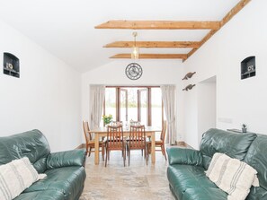 Living area - The Dairy Barn (Camelford)
