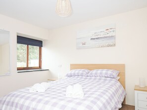 3 bedrooms, individually decorated, individually furnished, free WiFi - The Dairy Barn (Camelford)
