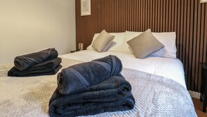2 室のベッドルーム、WiFi (無料)、客室ごとに異なる装飾、客室ごとに異なるインテリア