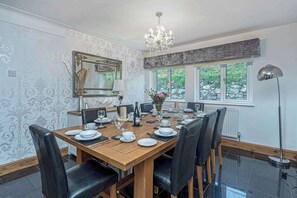 Dining - Cilfan (Llanrwst)
